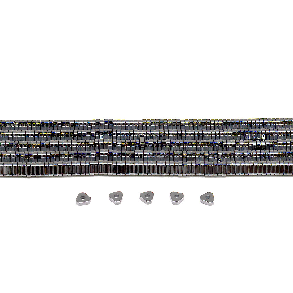 Гематит разделитель треугольный 4*1 мм