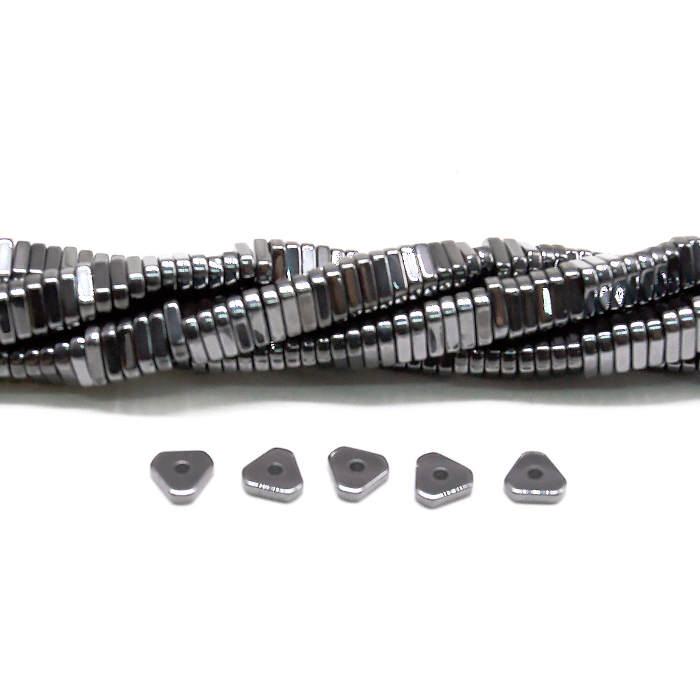 Гематит разделитель треугольный 6*1 мм