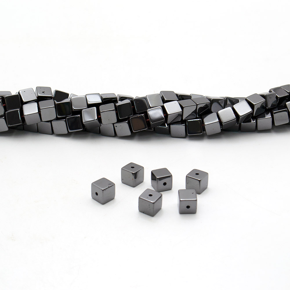 Фото товара гематит кубик ровный 8*8 мм а 