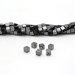 Гематит кубик ровный 8*8 мм А 