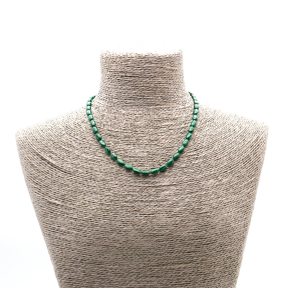 Фото товара бусы из малахита таблетка овальная 8*6 мм