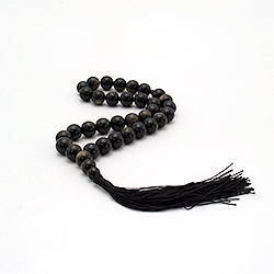 Фото товара четки из обсидиана серебристого 12 мм 33 бусины