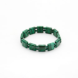 Браслет из малахита квадрат с гранями через шар