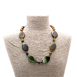 Фото товара бусы из агата тонированного зелено-коричневого таблетка 35*25 мм овальная витая