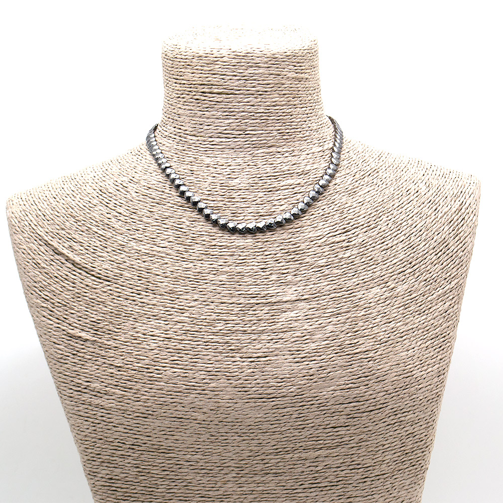 Фото товара бусы-чокер гематит сердце граненое 6х6 мм