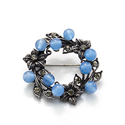 Брошь "Венок с цветами" голубой кварц А0098