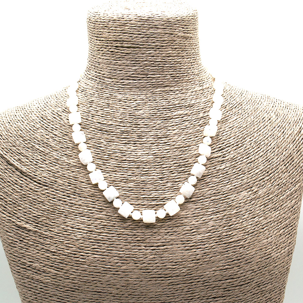 Фото товара бусы адуляр квадрат 10мм грань