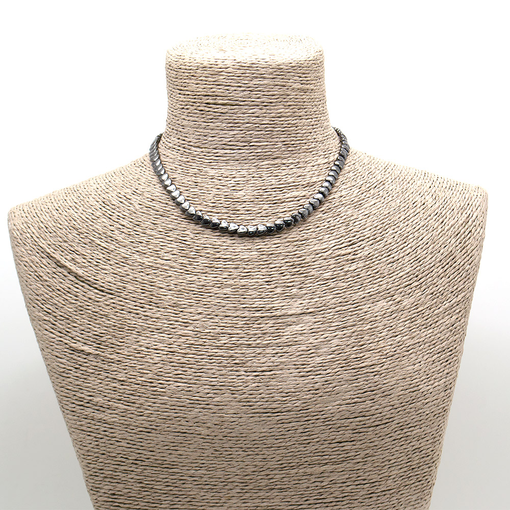 Фото товара бусы-чокер гематит сердце объёмное 6мм