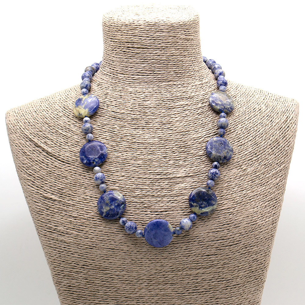 Фото товара бусы из содалита пестрого таблетка 25мм