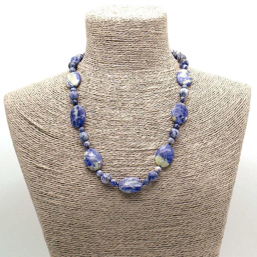 Фото товара бусы из содалита пестрого таблетка овальная 25*18мм