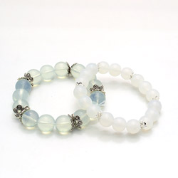 Браслет из лунного имитация с фурнитурой "бабочка"