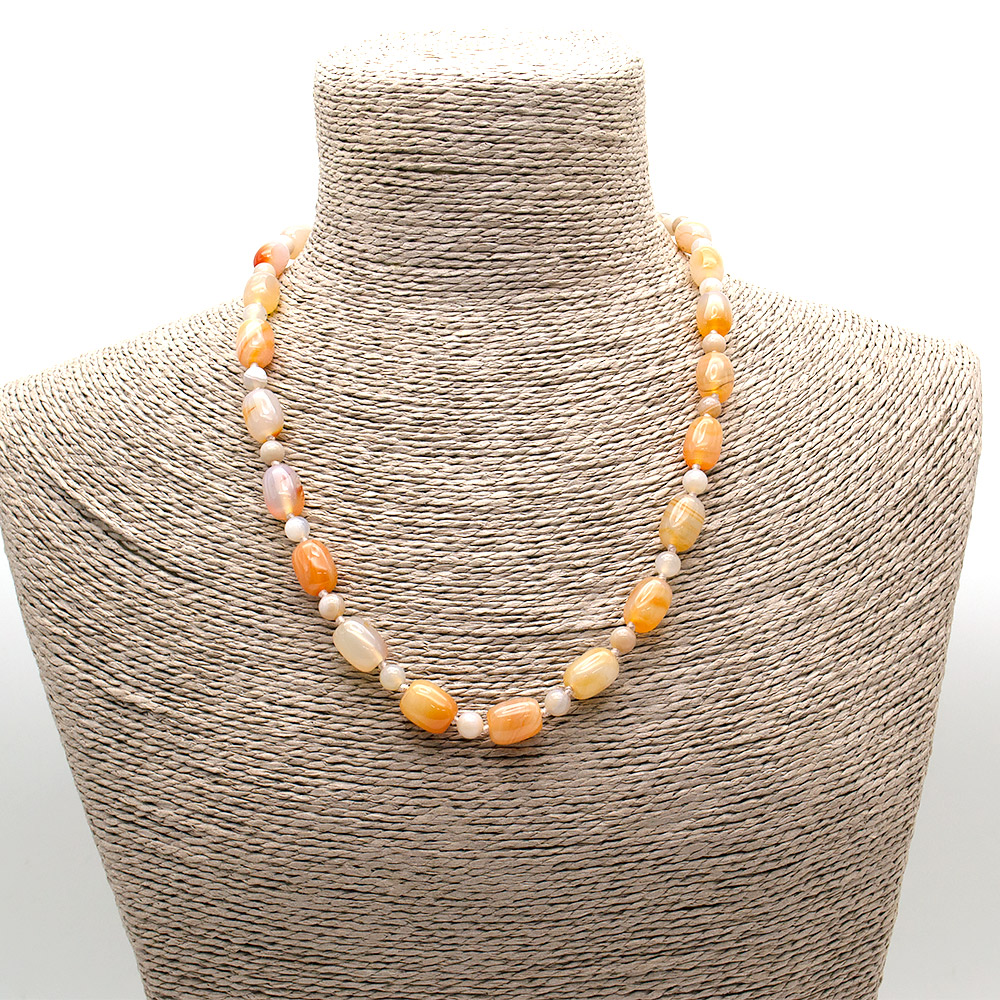 Фото товара бусы из агата цвет ботсван медовый бочонок 14*10мм