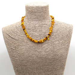 Бусы из янтаря светлого крошки