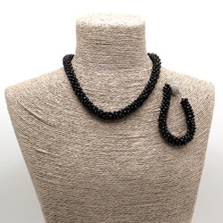 Бусы,браслет из циркона цвет черный на магните