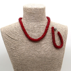 Бусы,браслет из циркона цвет красный на магните