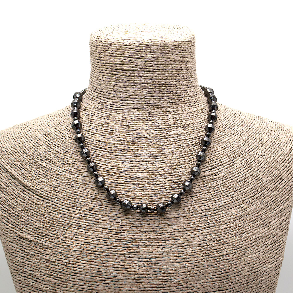 Фото товара бусы из гематита биконус 8мм