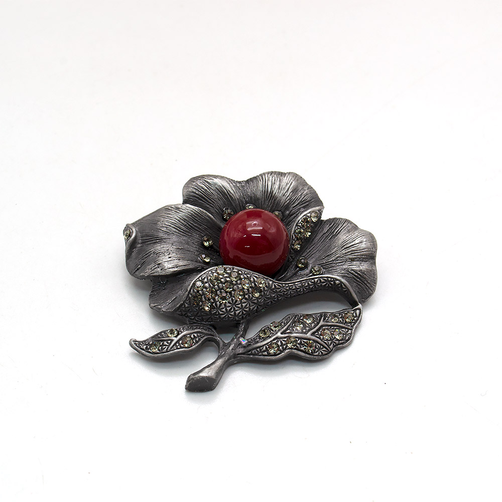 Фото товара брошь "цветок с листьями" майорка красная а0456