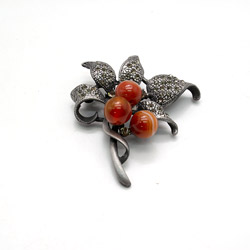 Брошь "Пять лепестков" сердолик А0198