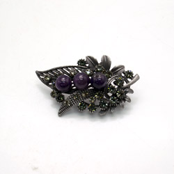Брошь "Лист со стразами" аметист А0164