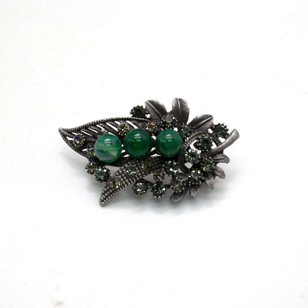 Фото товара брошь "лист со стразами" зеленый агат а0164