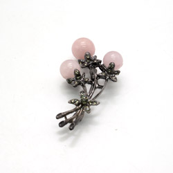 Брошь "Ягодка" розовый кварц А0105