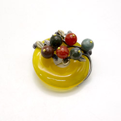 Брошь-подвеска "Ветка на круге из кварца цвет желтый А0062