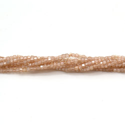 Циркон цвет солнечный кубик 2.5*2.5 мм