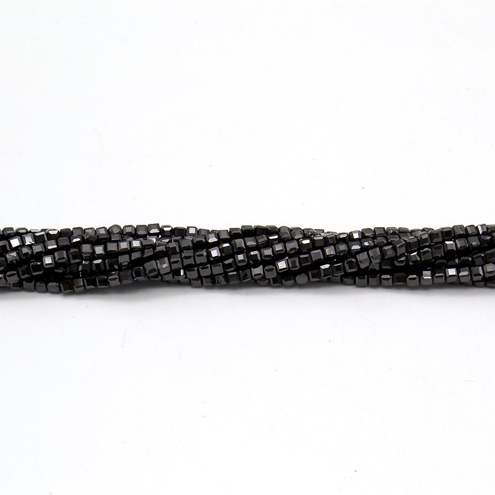 Фото товара циркон кубик черный 2.5*2.5 мм