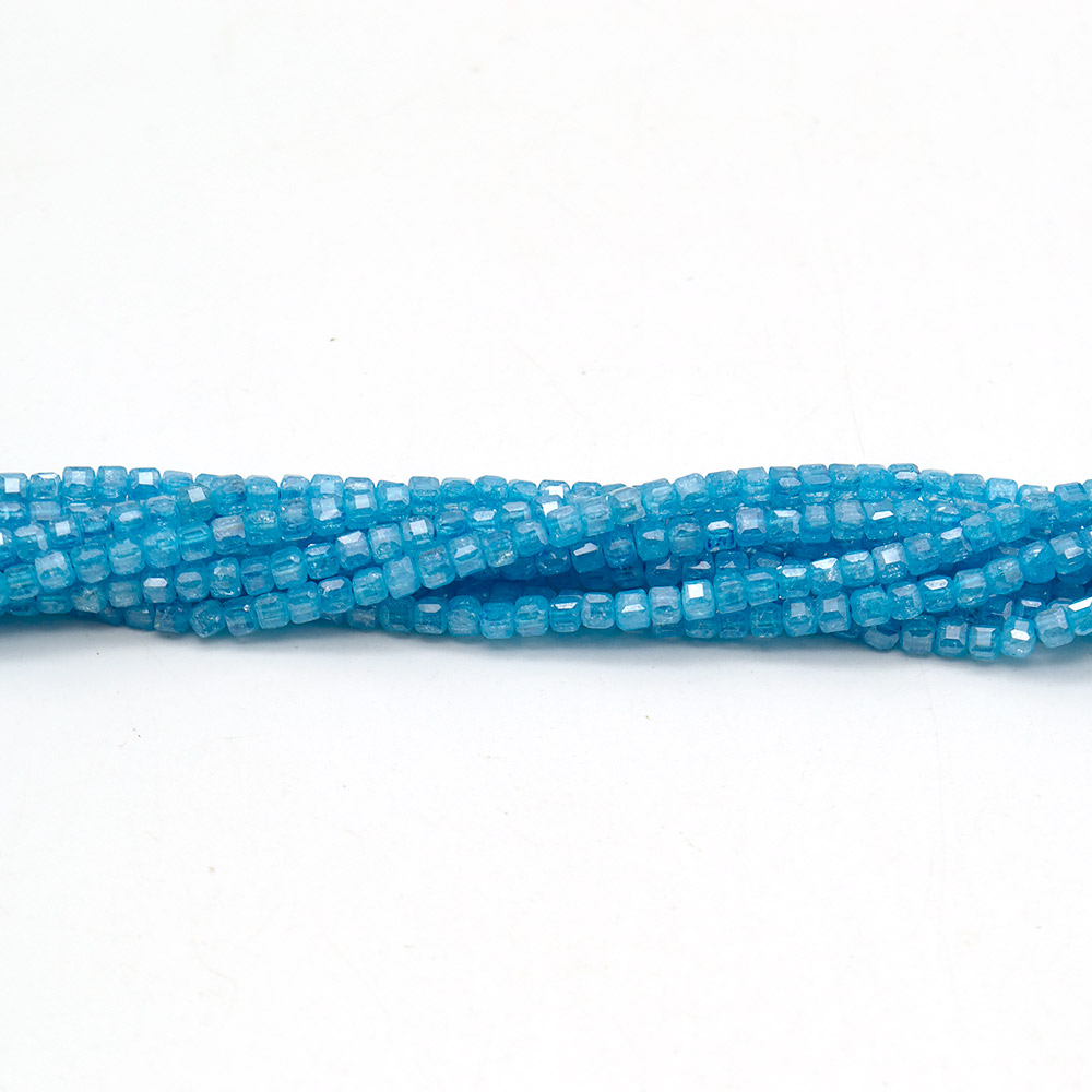 Фото товара циркон матовый голубой кубик 3*3 мм