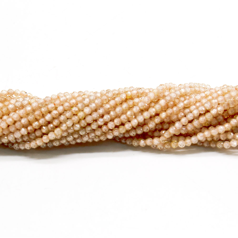 Фото товара циркон цвет бежевый 2 мм граненый