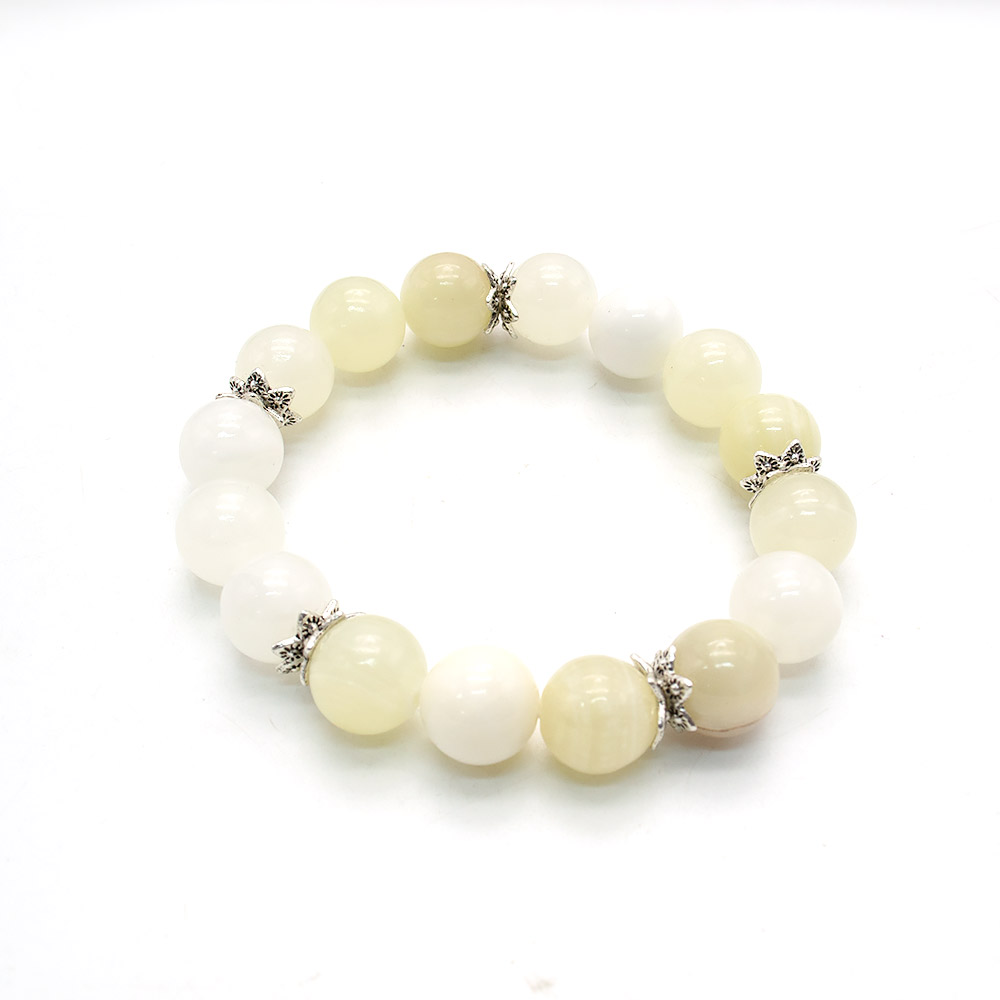 Фото товара браслет из оникса белого с фурнитурой цветок