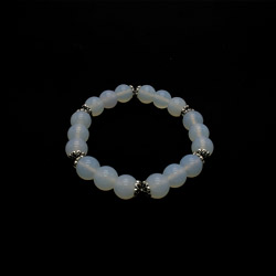 Браслет из лунного имитации с фурнитурой клевер