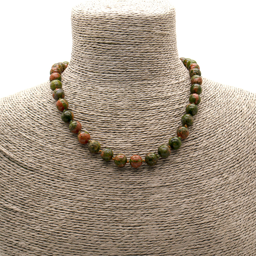 Фото товара бусы из яшмы унакит 10 мм