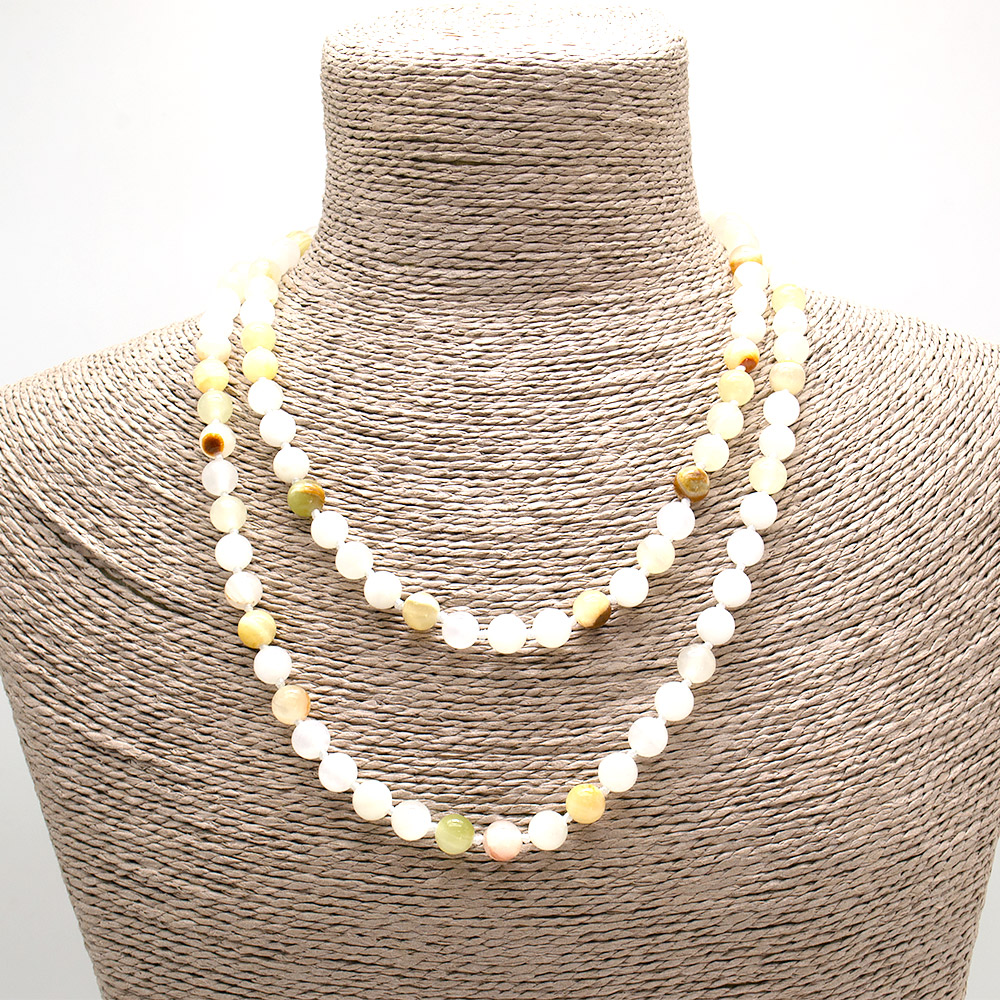 Фото товара бусы из оникса белого шар 8мм