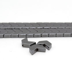 Гематит стрелка плоская 10*5мм 