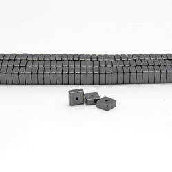 Гематит разделитель пластина 6*6*3 мм 