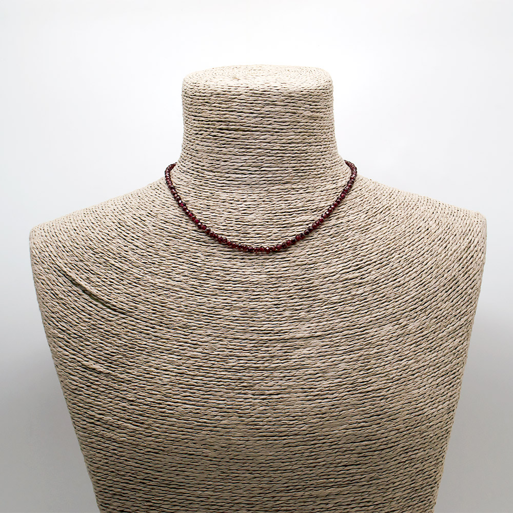 Бусы-чокер из граната 4мм грань