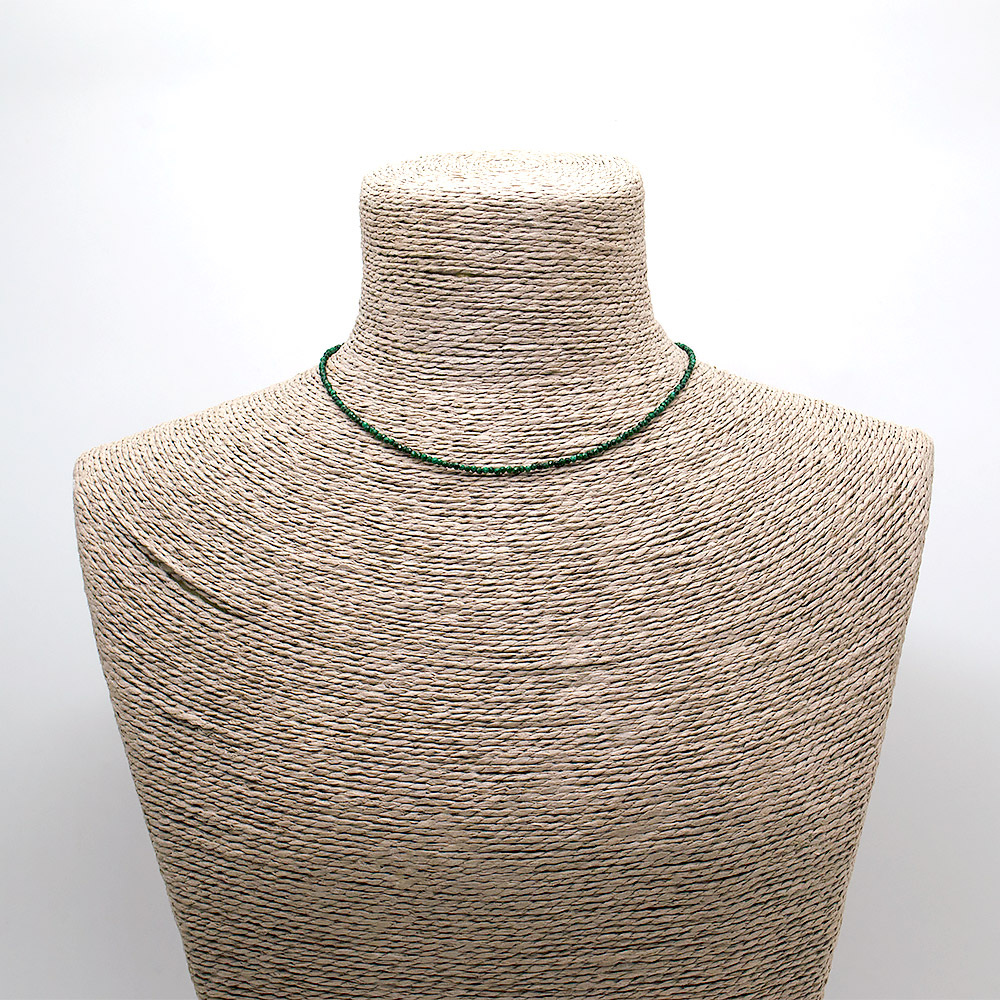 Бусы-чокер из малахита натуры 2 мм грань