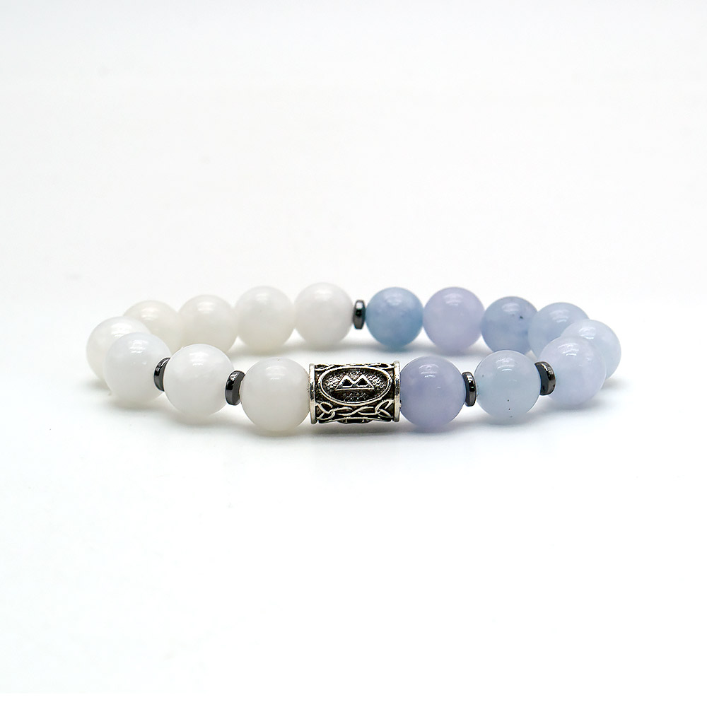 Браслет из кварца,белого кахолонга и руны 10 мм