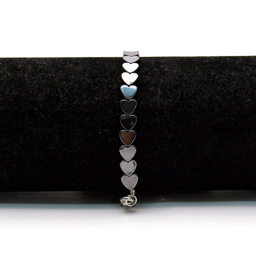 Фото товара браслет из гематита сердце плоское