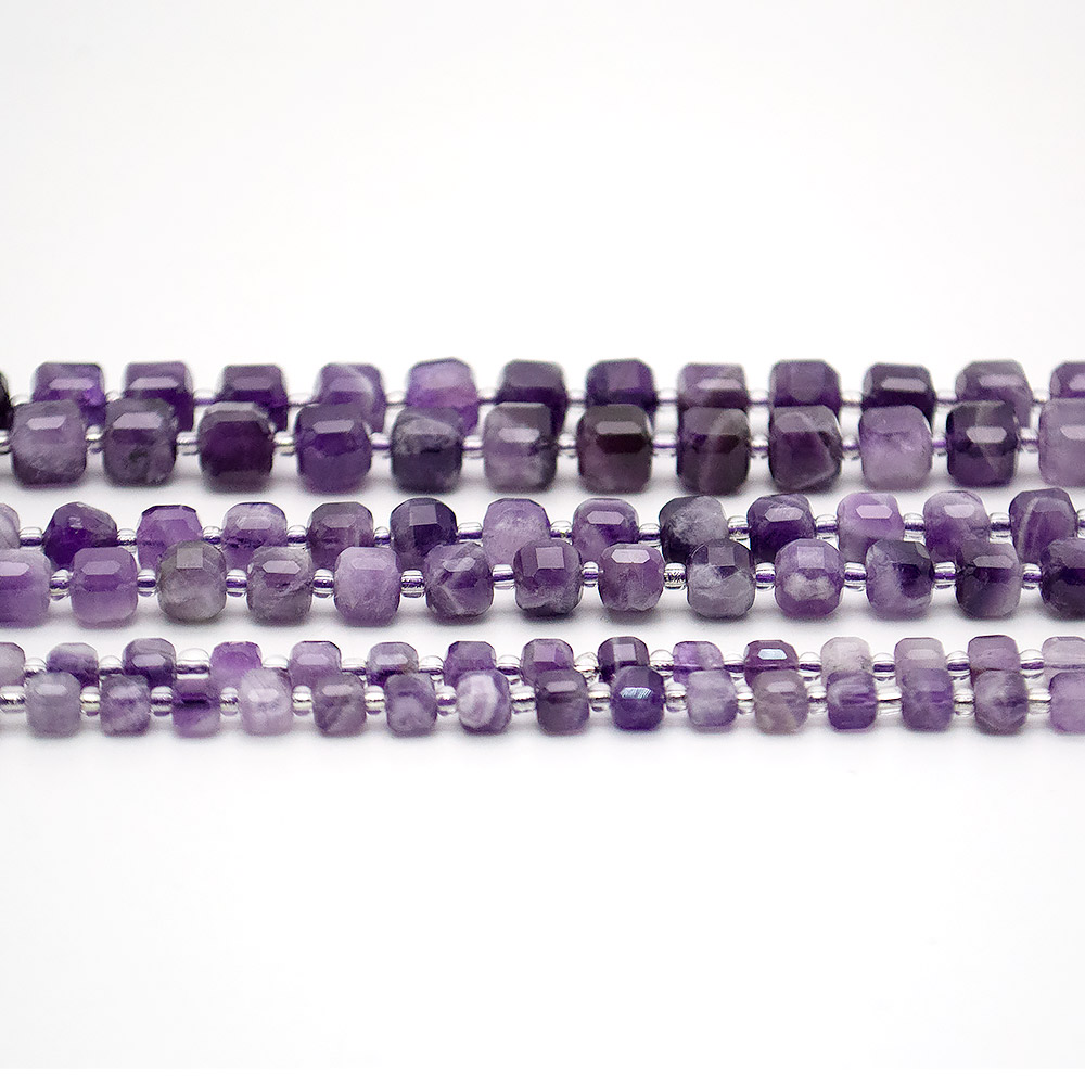 Аметист светлый кубик с гранями