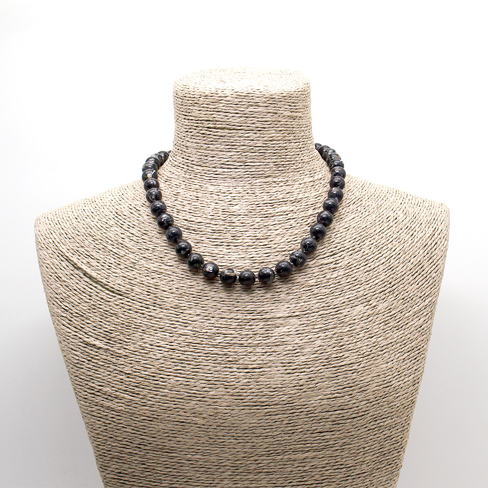 Фото товара бусы из мозаики черной с гелиотисом шар