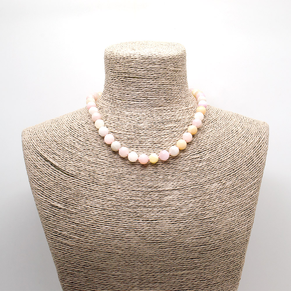 Фото товара бусы из кальцита пигментированного микс шар