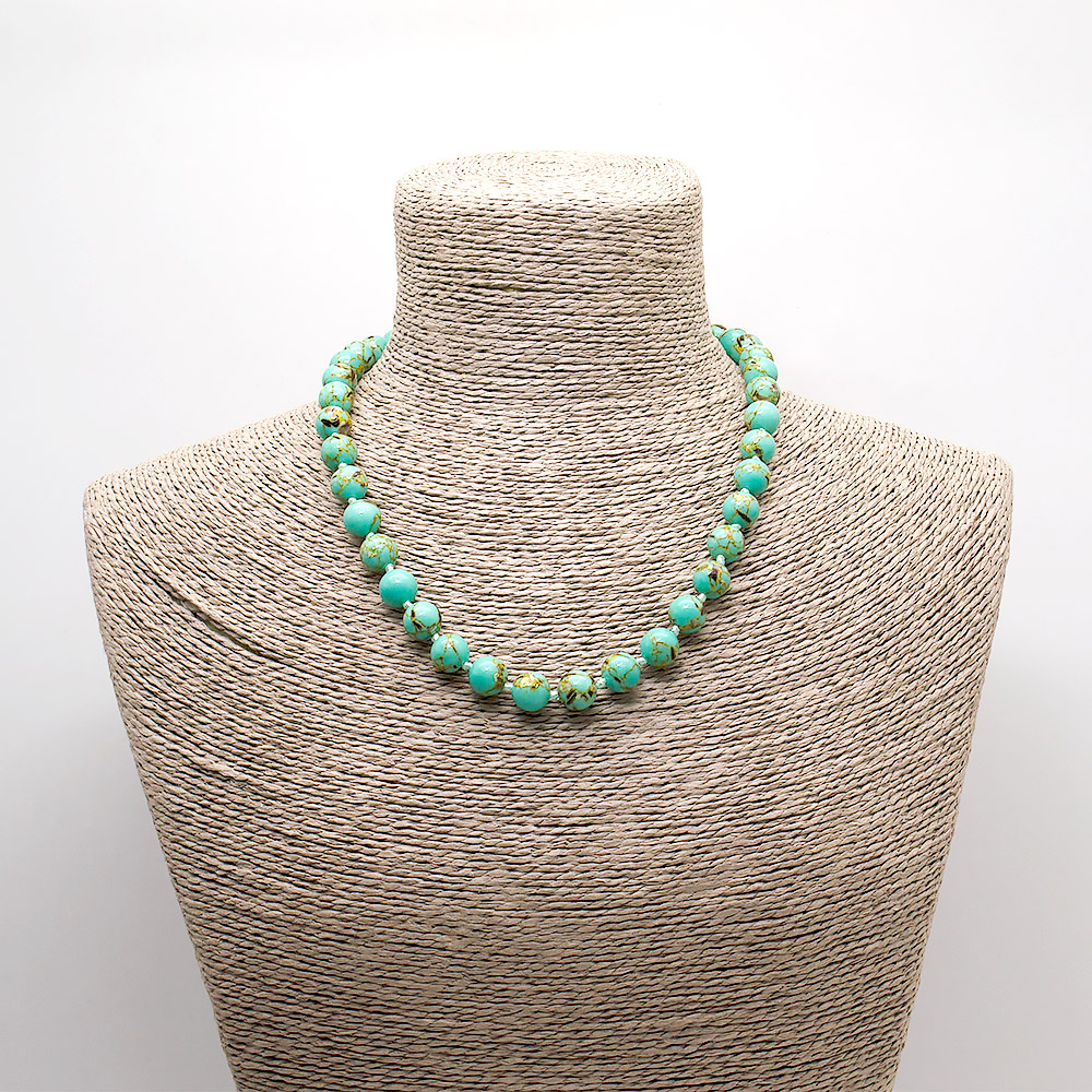 Бусы из мозаики цвет мята с гелиотисом шар