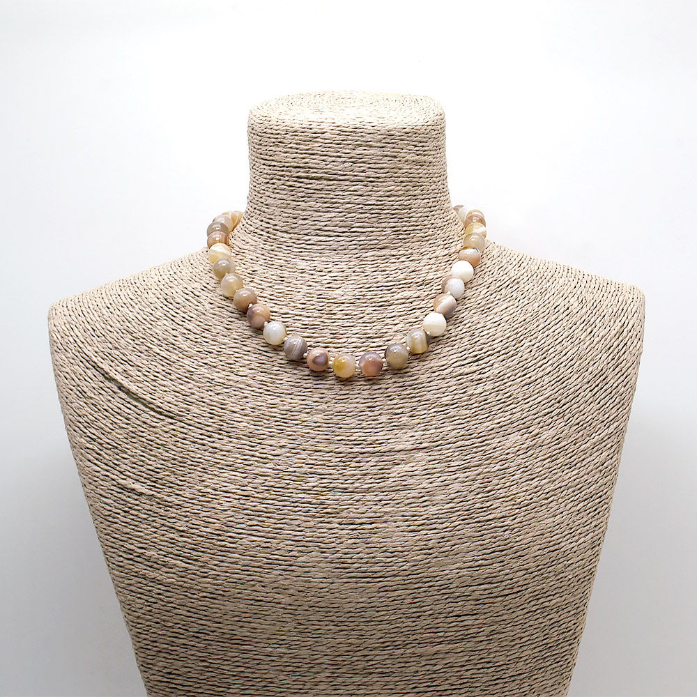 Фото товара бусы из агата цвет бежевый шар