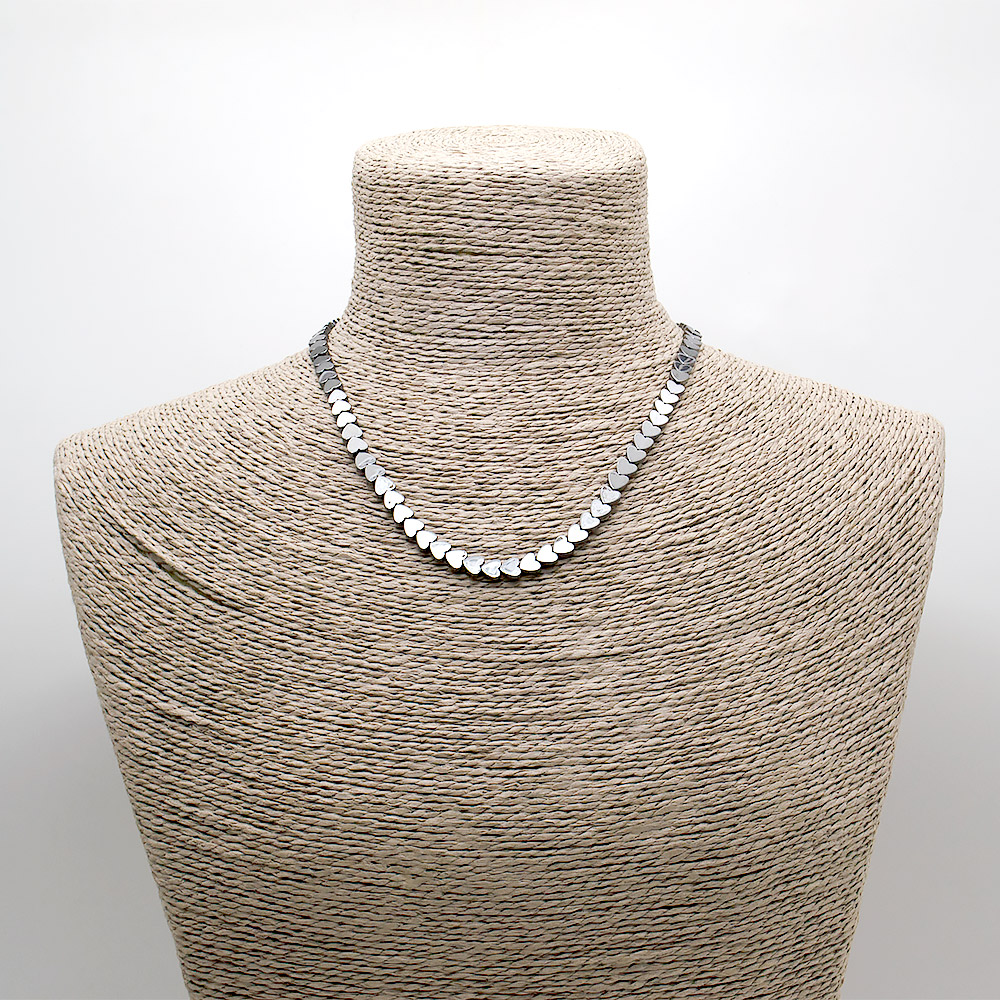 Бусы-чокер из гематита сердце плоское 6х6 мм