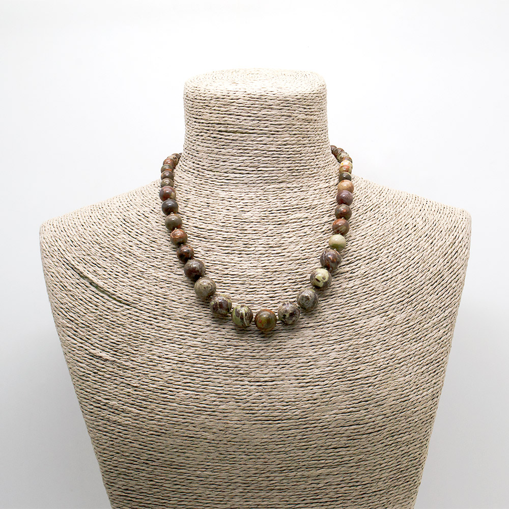 Фото товара бусы из яшмы пейзажной на увеличение шар