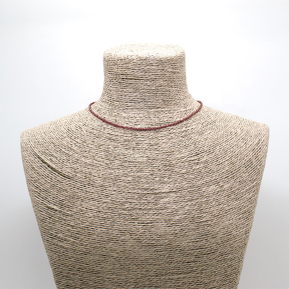 Фото товара бусы-чокер из граната 2мм грань